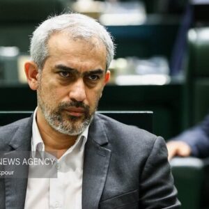 اولتیماتوم وزیر اقتصاد به مدیران متخلف ارزی؛ عرضه دلار شدت می‌گیرد