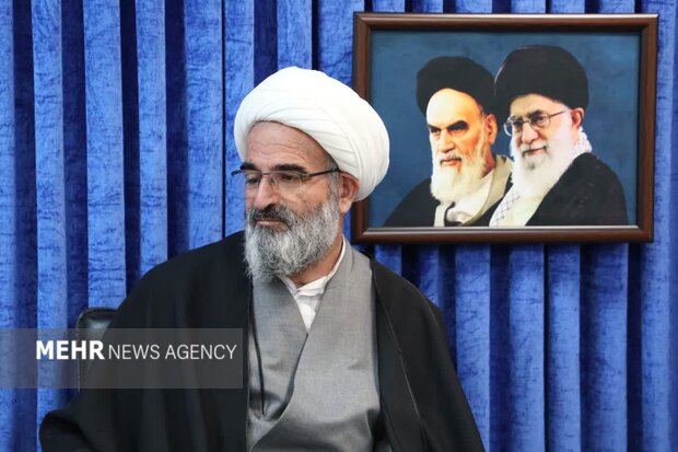 تأکید نماینده ولی فقیه در سمنان بر تبیین احکام و سیره شهدا در اعتکاف