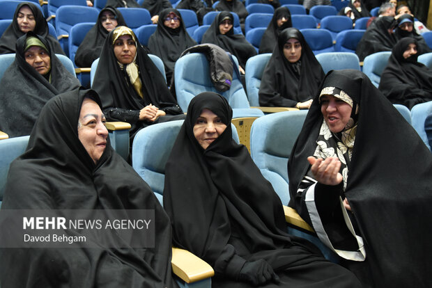 همایش اعطای نشان مشهد