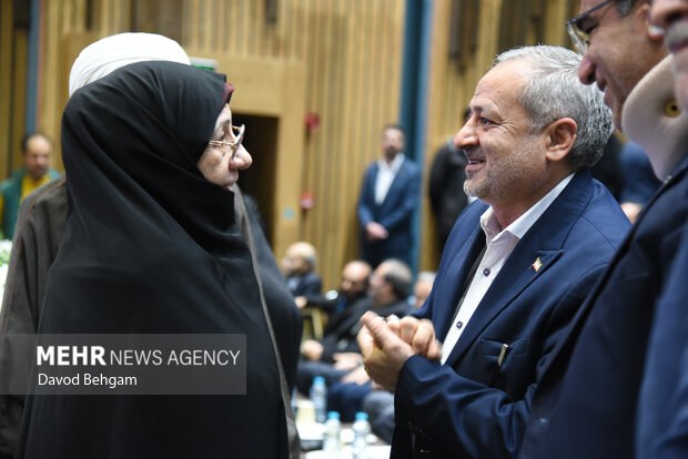 همایش اعطای نشان مشهد