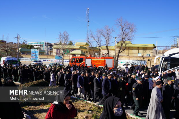 تشییع شهید مجید رحیمی مهر بر روی دستان مردم شهر ای
