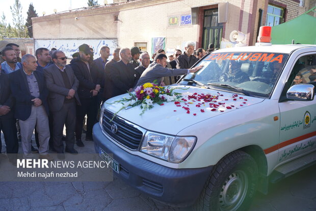 تشییع شهید مجید رحیمی مهر بر روی دستان مردم شهر ای