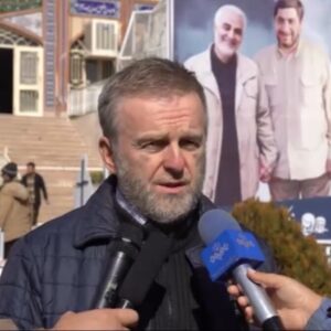 حضور زائران روسی بر مزار شهید سلیمانی در ششمین سالگرد شهادت