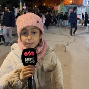 ابراز ارادت خاص دختر بچه کرمانی به سردار شهید حاج‌ قاسم سلیمانی