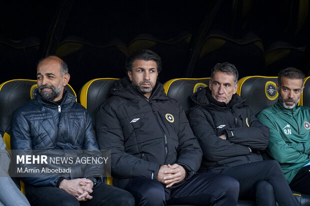 لیگ برتر فوتبال ؛ سپاهان اصفهان و استقلال تهران