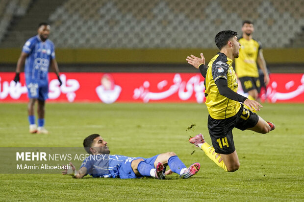 لیگ برتر فوتبال ؛ سپاهان اصفهان و استقلال تهران