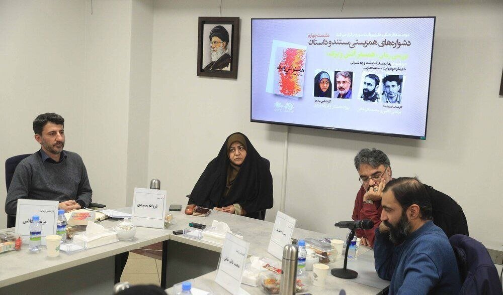 خلق احساس با کلمه، مرز اصلی ادبیات است