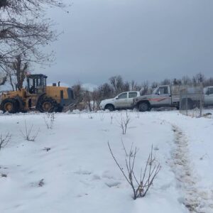 وضعیت محورهای مواصلاتی بانه و تلاش راهداران برای برفروبی