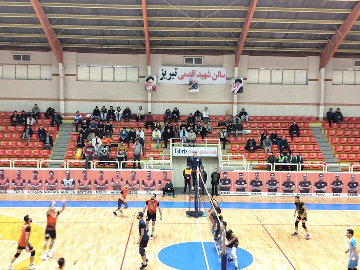 والیبال مس سونگون و زریبار مریوان نیمه تمام ماند