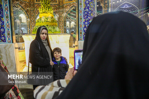 حال‌وهوای حرم امام رضا(ع) در آستانه میلاد امام علی(ع)