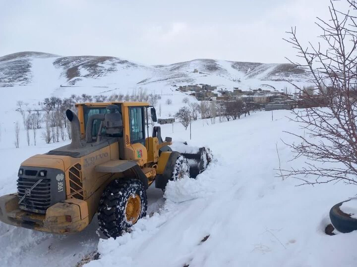آغاز عملیات گسترده برف‌روبی در بخش زیویه سقز؛ بازگشایی راه ۵۰ روستا