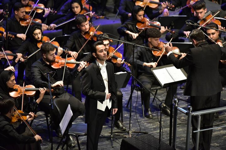 رضا فکری در نقش «سهراب» اپرای «خِرَد» را در شیراز روی صحنه می‌برد