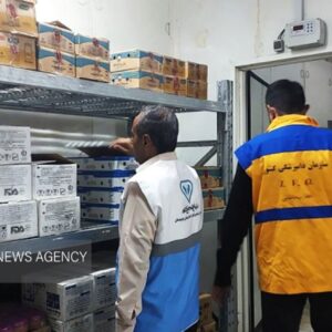 جمع‌آوری بیش از ۴۶۰ کیلوگرم مرغ تاریخ‌گذشته از مراکز پخش زاهدان