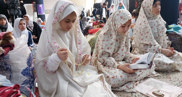 اعتکاف دانش آموزان جاجرمی در مساجد