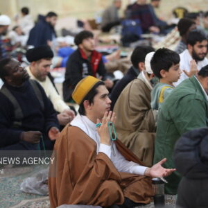 برکت معنوی اعتکاف به واسطه اقتصاد خودکفای معتکفین؛ کنش جمعی خودگردان