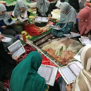 ۲۵۰ نفر در اعتکاف دانش اموزی سملقان شرکت کردند