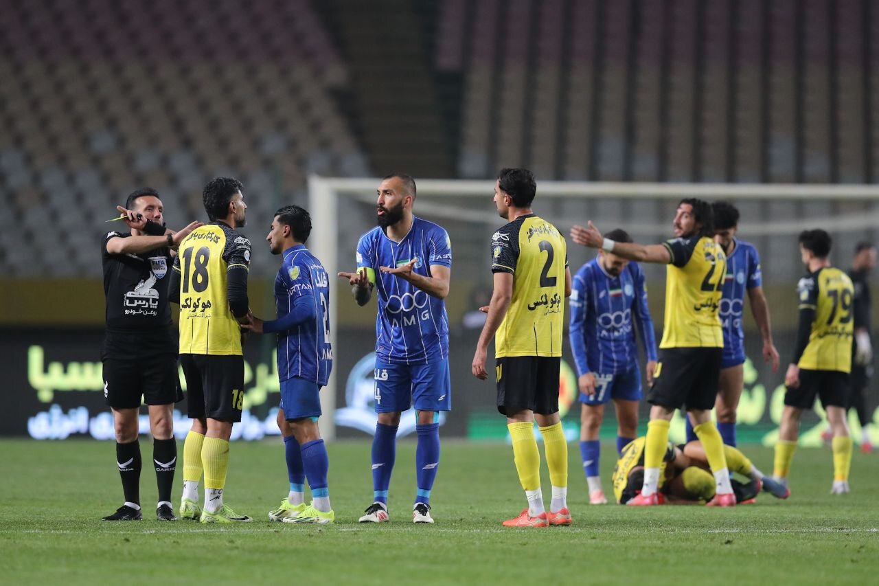 یکه: بردن سپاهان حاشیههای استقلال را تمام کرد/ کمیته فنی باید باشد