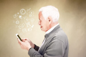 افتادن خیاط‌های دیروز در کوزه؛ افزایش وابستگی سالمندان به فضای مجازی