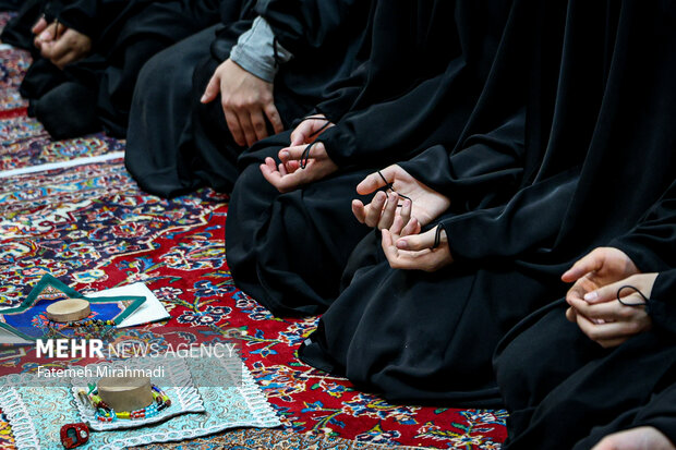 اعتکاف دانش آموزی در فاطمیه بزرگ تهران