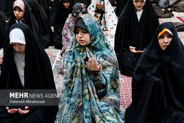 اعتکاف دانش آموزی در فاطمیه بزرگ تهران