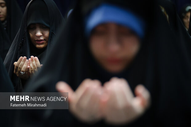 اعتکاف دانش آموزی در فاطمیه بزرگ تهران