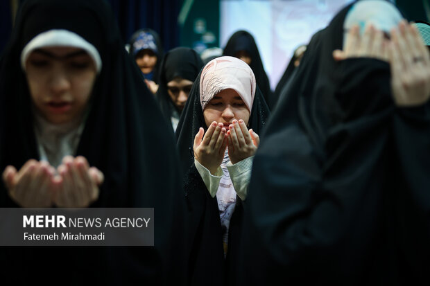 اعتکاف دانش آموزی در فاطمیه بزرگ تهران