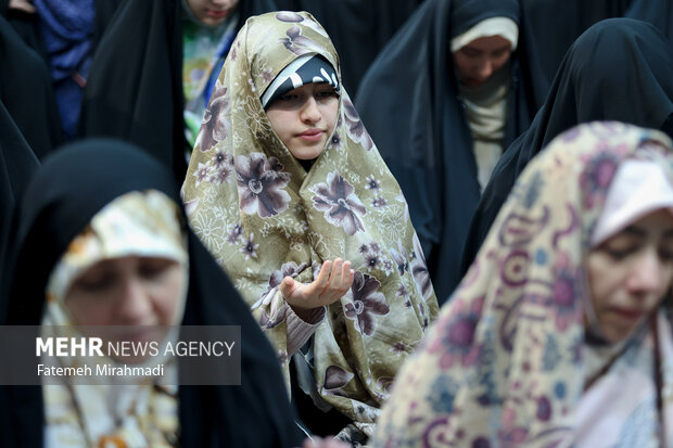اعتکاف دانش آموزی در فاطمیه بزرگ تهران