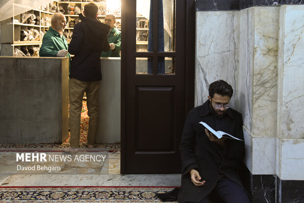 مراسم معنوی اعتکاف در حرم رضوی