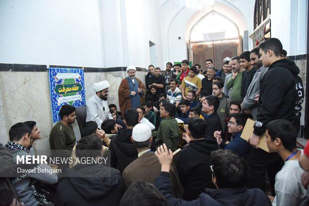 مراسم معنوی اعتکاف در حرم رضوی