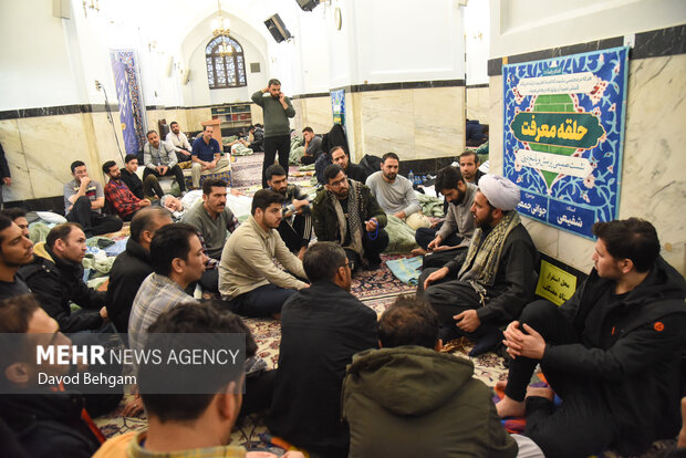 مراسم معنوی اعتکاف در حرم رضوی