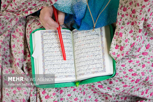 سردادن شعار «مرگ بر اسرائیل» و «مرگ بر آمریکا» در مراسم اعتکاف بروجرد