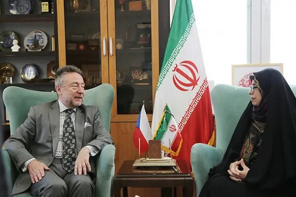 تأکید بر گسترش همکاری‌های دانشگاه تهران با دانشگاه‌های چک