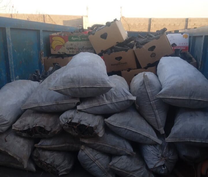 ۵ تُن چوب و ۵۵۰ کیلو زغال تاغ در فلاورجان کشف و ضبط شد