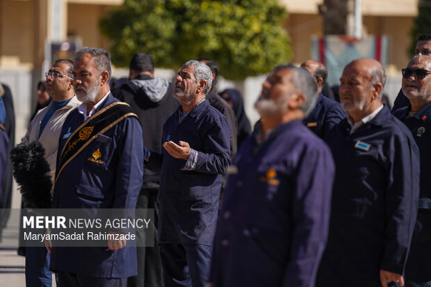 آئین تعویض پرچم حرم مطهر شاهچراغ (ع)