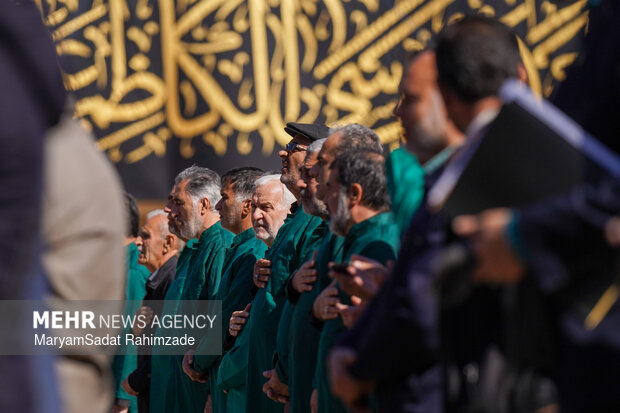 آئین تعویض پرچم حرم مطهر شاهچراغ (ع)