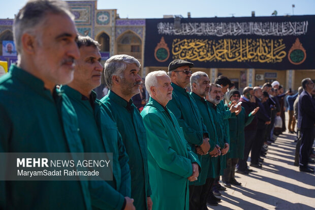 آئین تعویض پرچم حرم مطهر شاهچراغ (ع)