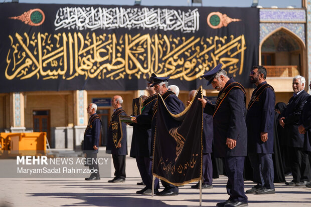 آئین تعویض پرچم حرم مطهر شاهچراغ (ع)