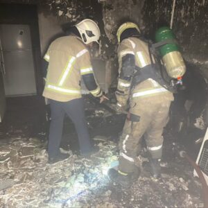 آتش‌نشانان مشهدی پیرزن ۸۰ ساله را از خانه شعله‌ور نجات دادند