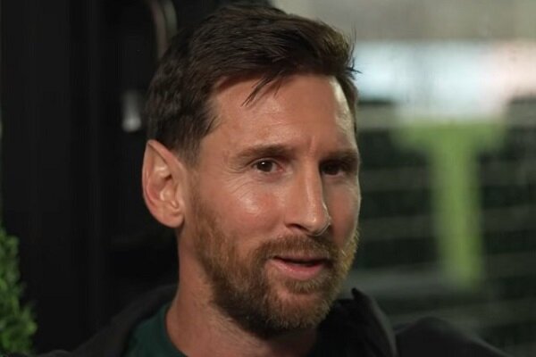 مسی: رونالدو به بهتر شدن من کمک کرد/ به مربیگری علاقه ندارم