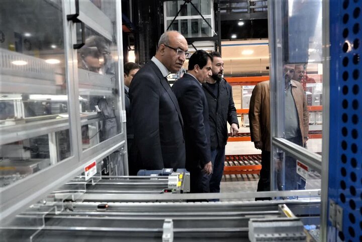 استاندار کرمانشاه: تأمین مالی صنایع پیشران بدون وقفه پیگیری می‌شود