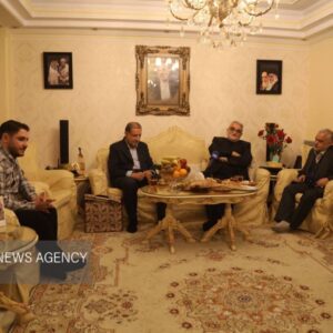 دیدار اعضای کمیسیون امنیت ملی مجلس با خانواده ی شهید شکست حصر یمن