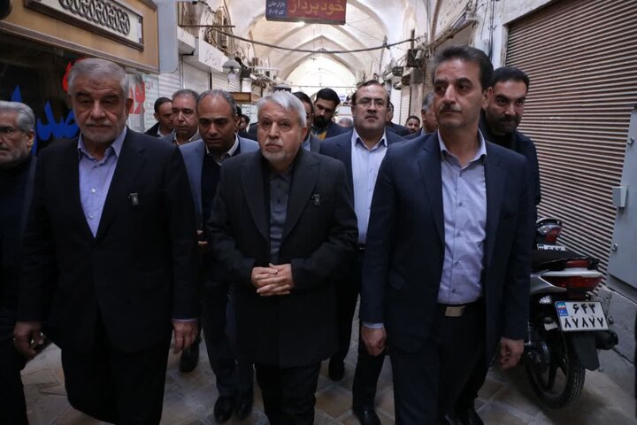 تحول در قلب طلایی یزد؛ وزیر میراث از طرح مرمت بازار تاریخی یزد کرد