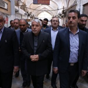 تحول در قلب طلایی یزد؛ وزیر میراث از طرح مرمت بازار تاریخی یزد کرد