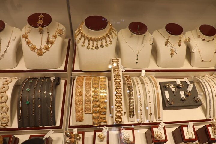 تحول در قلب طلایی یزد؛ وزیر میراث از طرح مرمت بازار تاریخی یزد کرد