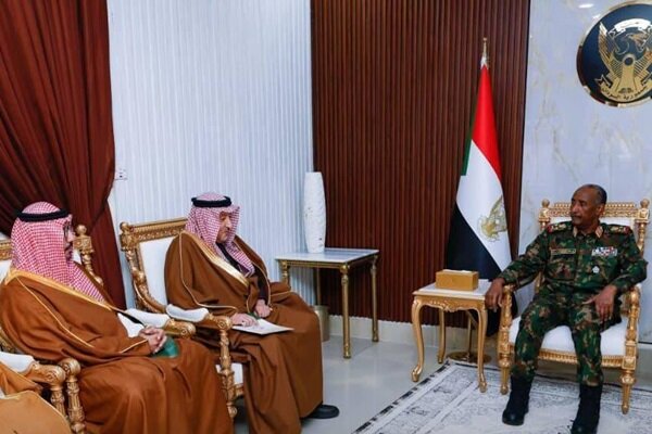 دیدار معاون وزیر خارجه سعودی با رئیس شورای حاکمیتی سودان