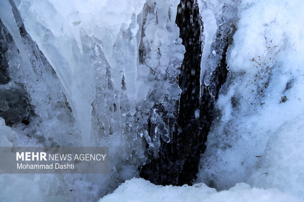 آبشار یخ زده «سردابه» اردبیل