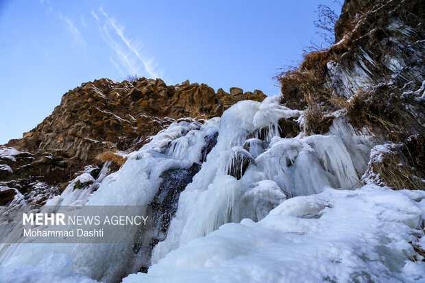 آبشار یخ زده «سردابه» اردبیل