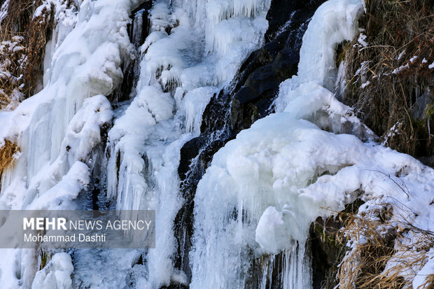 آبشار یخ زده «سردابه» اردبیل