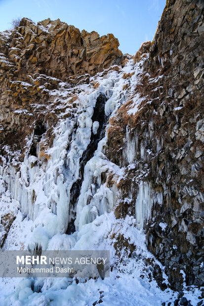 آبشار یخ زده «سردابه» اردبیل