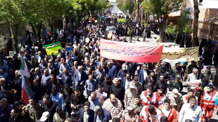 جلوه ای از حضور پرشور مردم ولایی نایین در جشن ۴۷ سالگی انقلاب